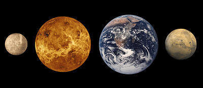 Mercurio (izquierda), comparado con los otros tres planetas interiores o telricos.